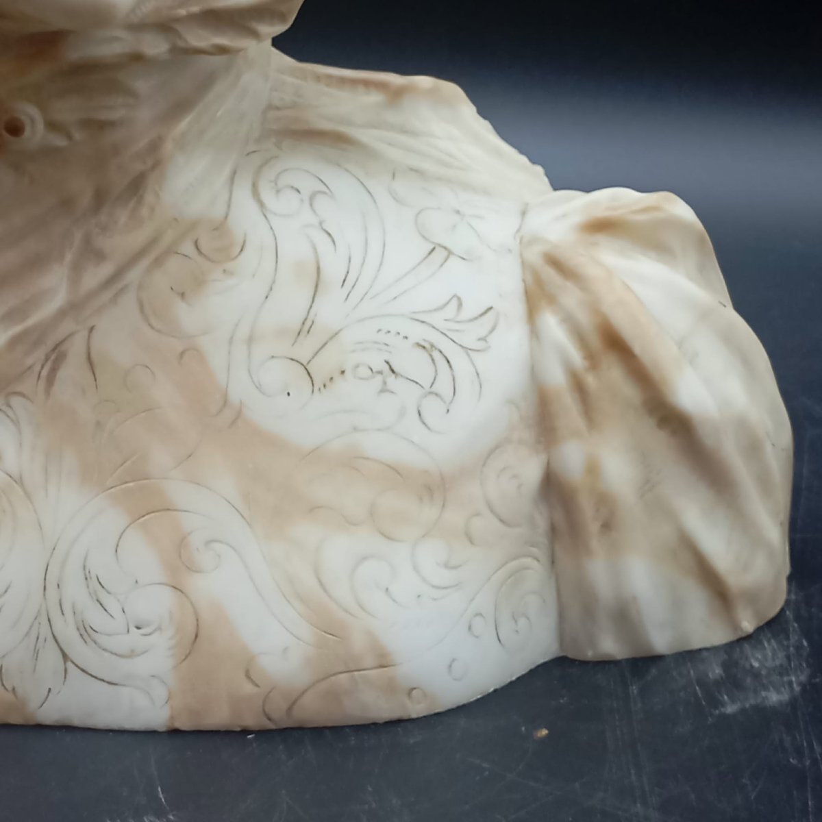 MEZZOBUSTO DI GIOVANE DONNA DELLA FINE DEL XIX SECOLO-photo-4