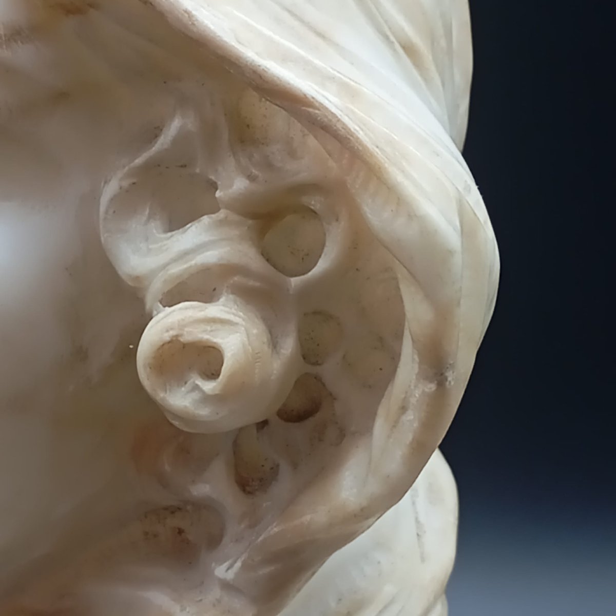 MEZZOBUSTO DI GIOVANE DONNA DELLA FINE DEL XIX SECOLO-photo-2