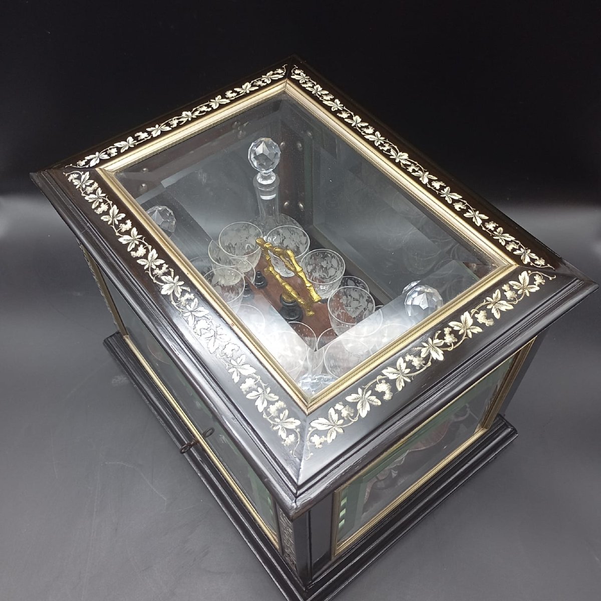 CAVE' A LIQUEUR DEL XIX SECOLO IN LEGNO EBANIZZATO E CRISTALLO-photo-3