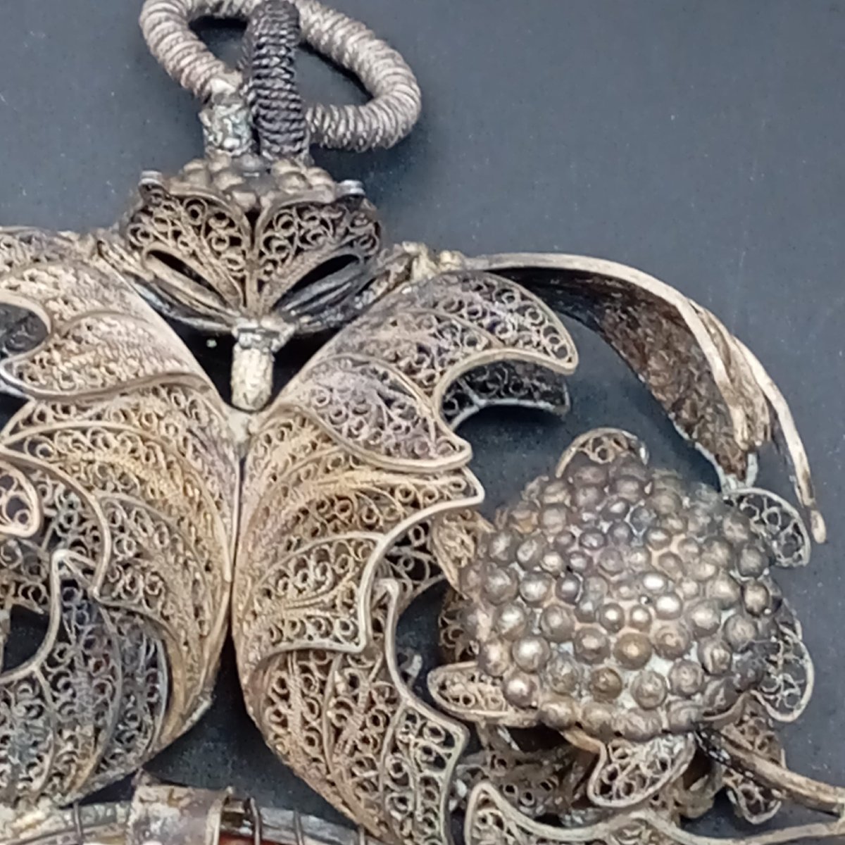 CAPEZZALE IN FILIGRA D'ARGENTO CON PICCOLO DIPINTO RAFFIGURANTE SANTA ROSALIA-photo-3