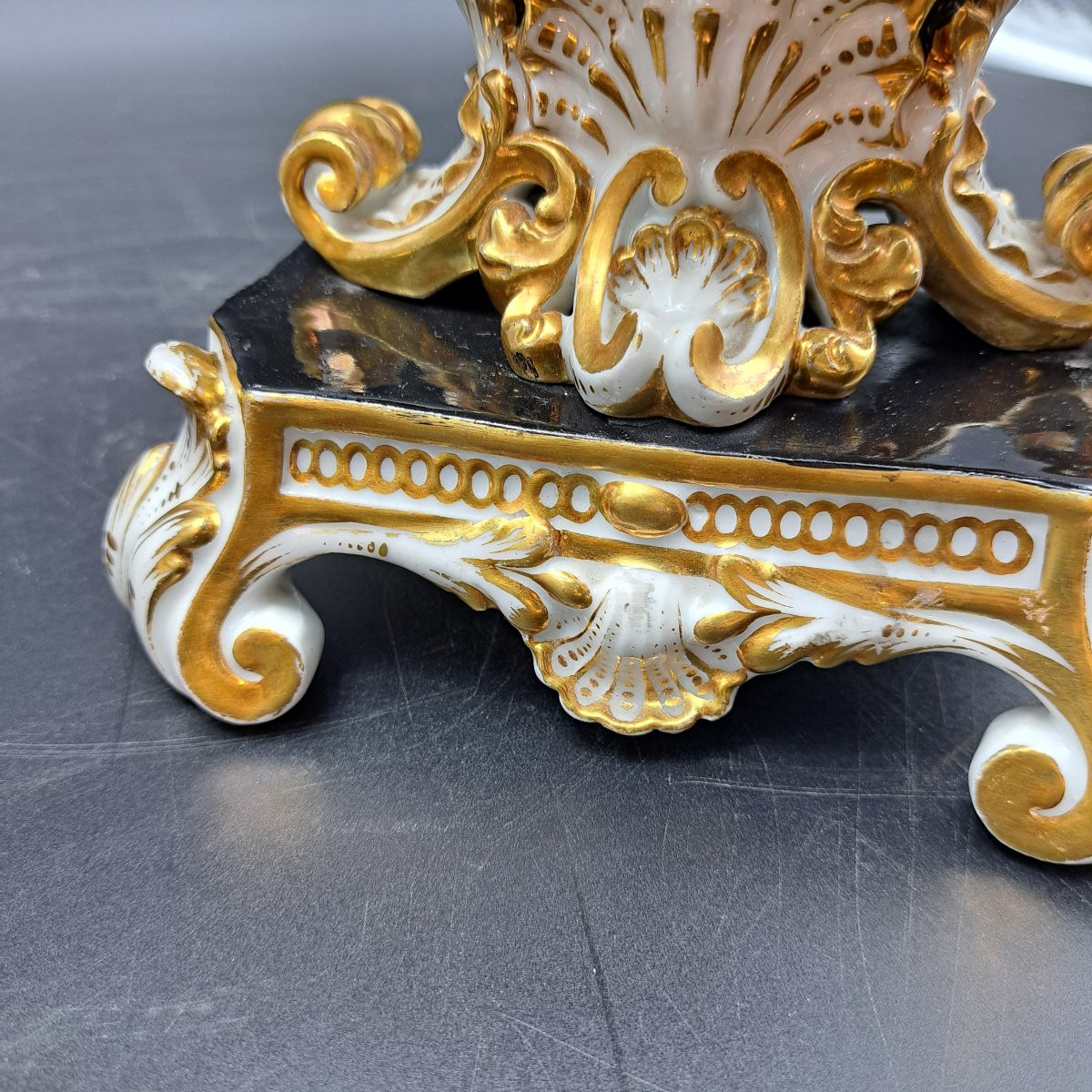 COPPIA DI VASI CON DECORAZIONI FLOREALI DI MANIFATTURA FRANCESE FIRMATI JACOB PETIT-photo-2