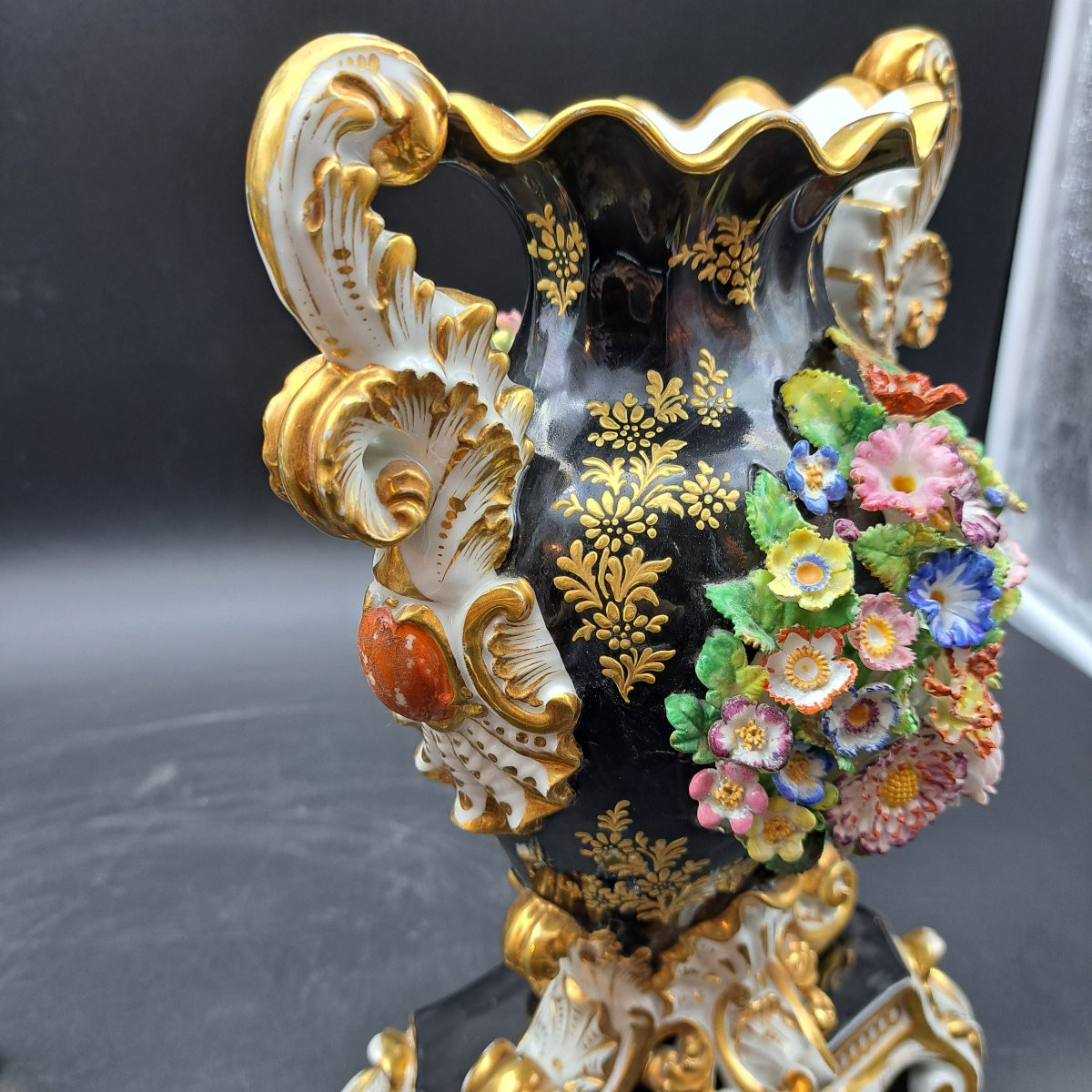 COPPIA DI VASI CON DECORAZIONI FLOREALI DI MANIFATTURA FRANCESE FIRMATI JACOB PETIT-photo-6