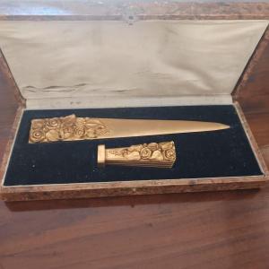 TAGLIACARTE E SIGILLO IN BRONZO DORATO FIRMATO CLEM