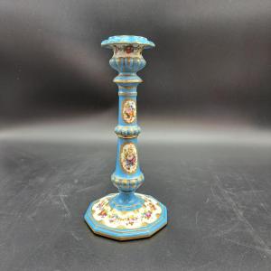 CANDELABRO IN PORCELLANA DI SEVRES DELLA SECONDA META' DEL XIX SECOLO