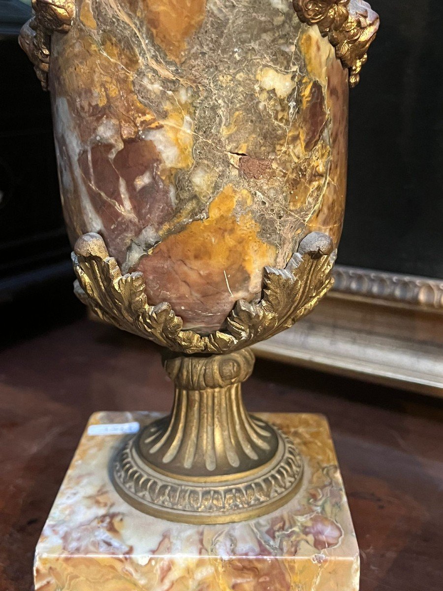 Coppia di vasi in marmo e bronzo-photo-4