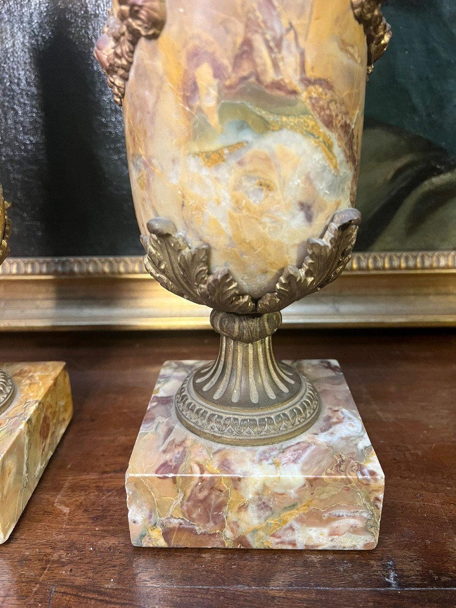 Coppia di vasi in marmo e bronzo-photo-7