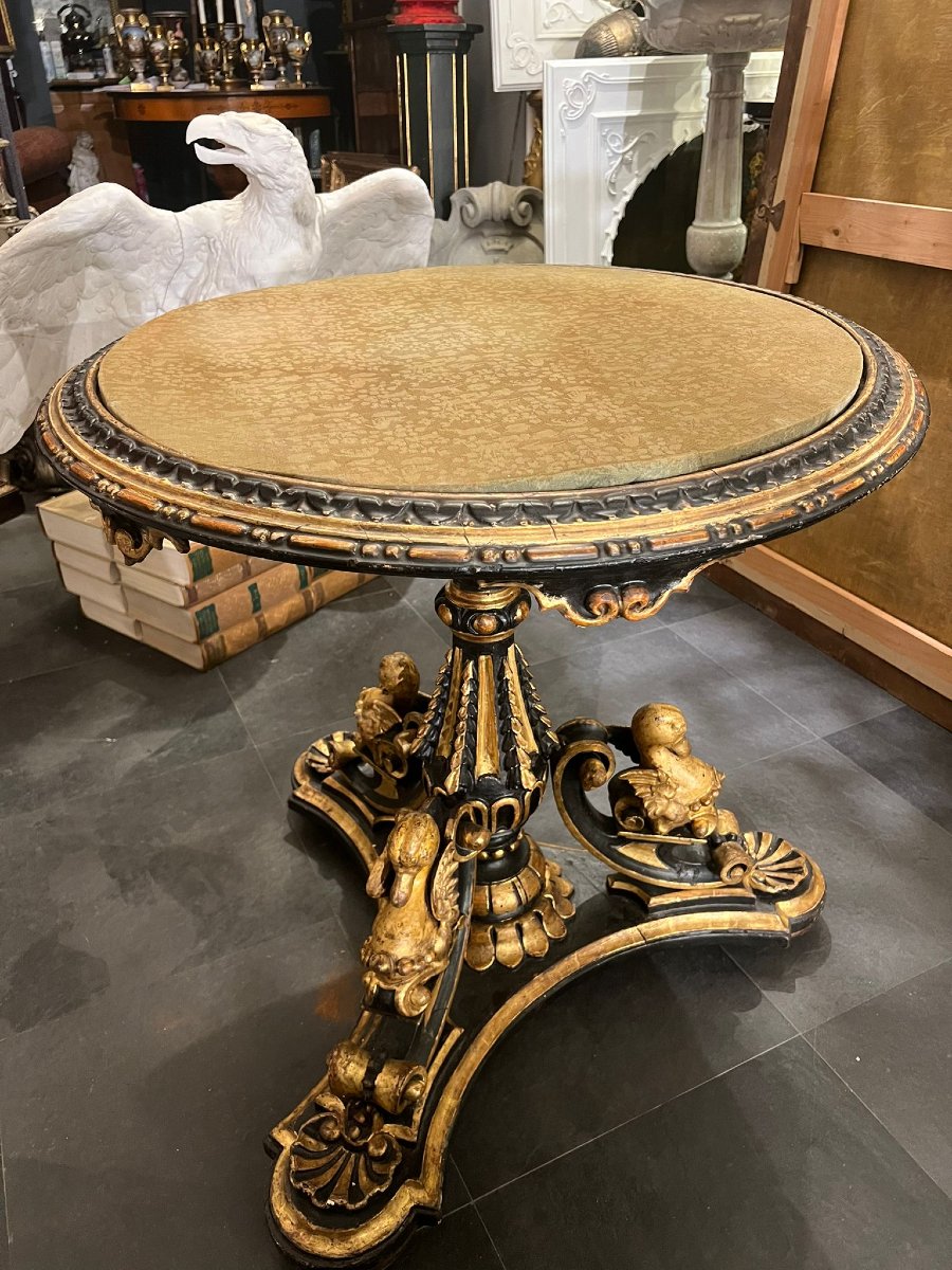 Tavolino da centro in legno intagliato, laccato e dorato-photo-1