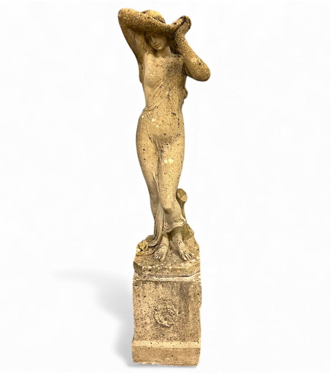 Scultura raffigurante figura femminile
