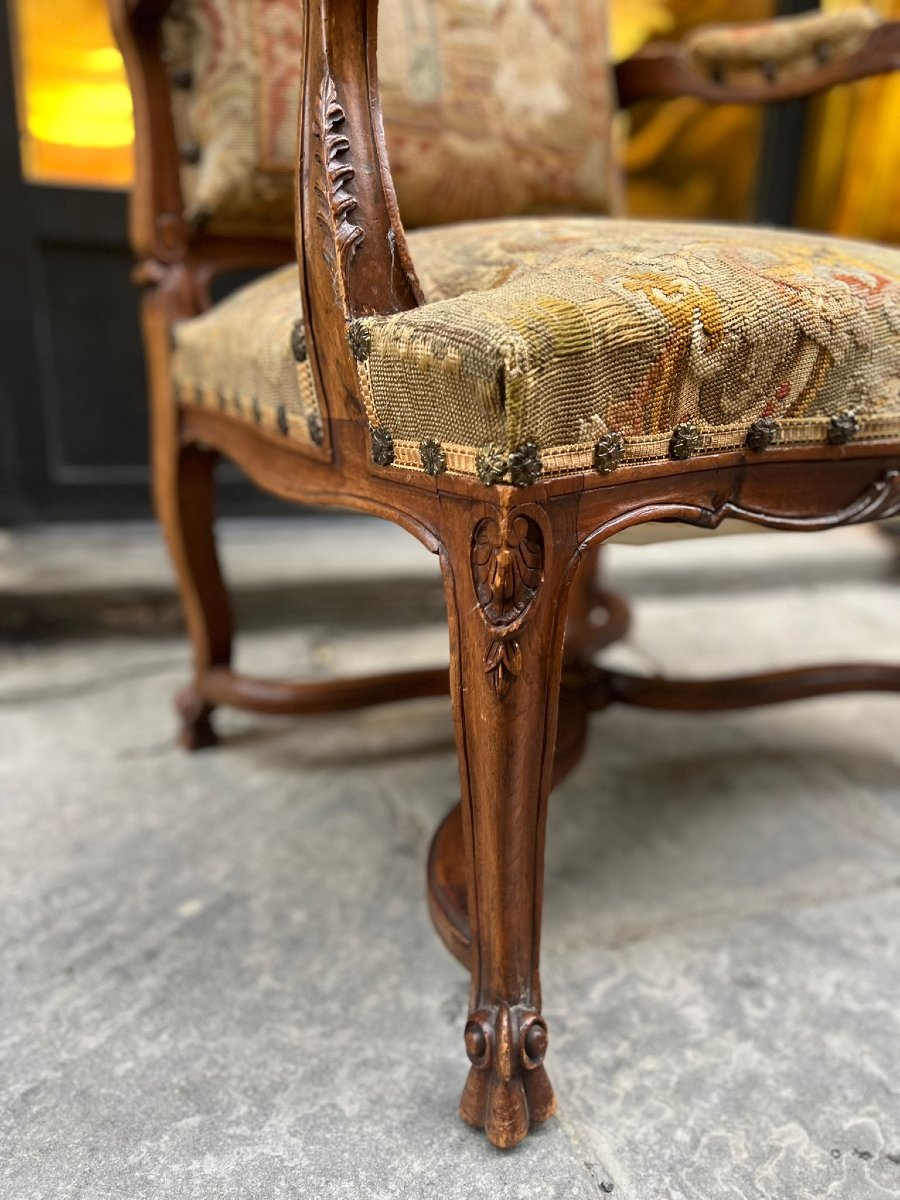 Coppia di poltrone a pozzetto in stile Luigi XV-photo-1