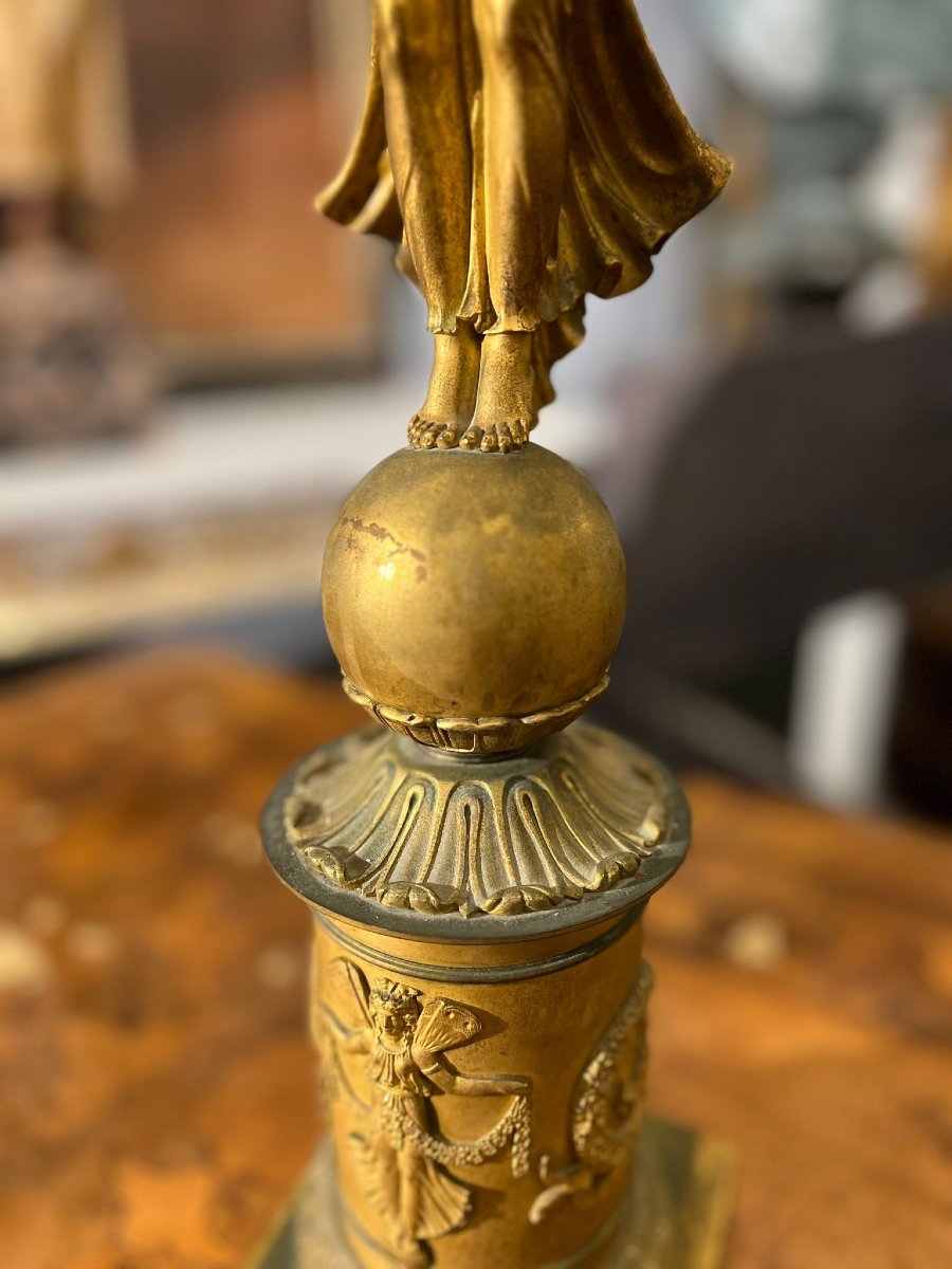 Coppia di grandi candelabri in bronzo dorato-photo-4