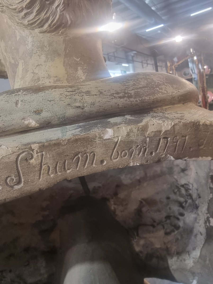 Busto virile in gesso-photo-3