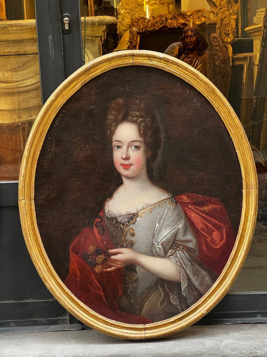 Coppia di ritratti ovali di nobildonne-photo-2