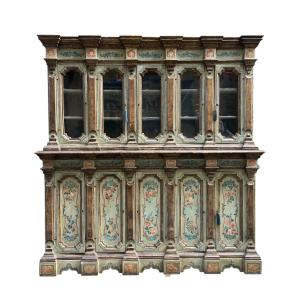 Libreria a due corpi