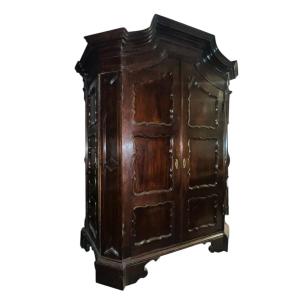 Grande armadio a quattro ante