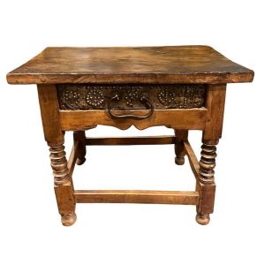 Tavolo rustico in legno massello con cassetto