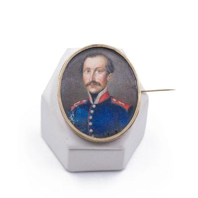 Broche Ancienne En Or Jaune 14 Carats Avec Miniature De Soldat, Seconde MoitiÉ Du XIXe SiÈcle