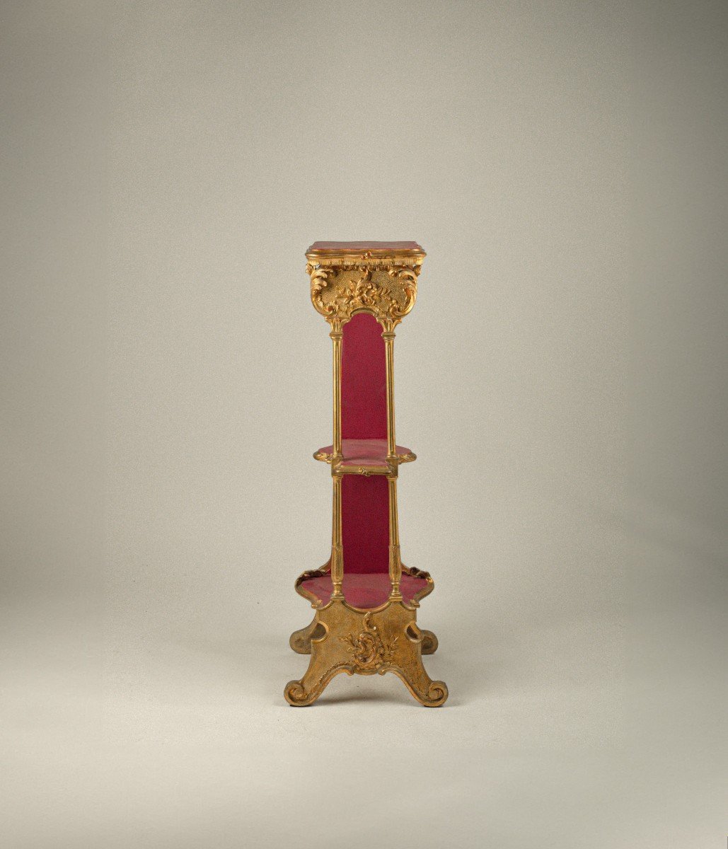 Gueridon in legno intagliato e laccato oro e rosso-photo-2