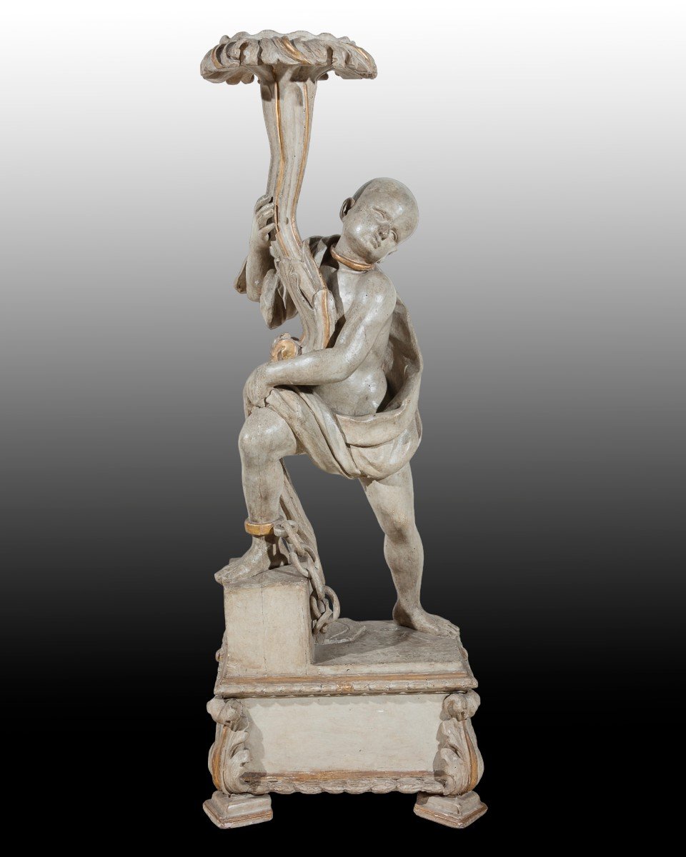 Coppia di sculture con reggitorcia in lacca chiara, Veneto, secolo XVIII/XIX-photo-4