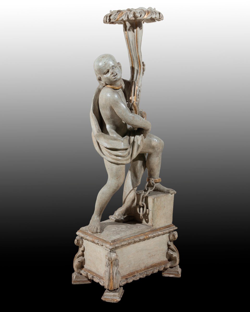 Coppia di sculture con reggitorcia in lacca chiara, Veneto, secolo XVIII/XIX-photo-1