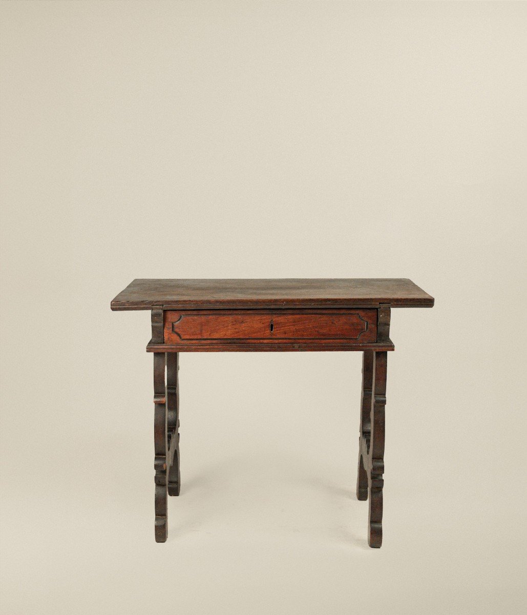 Tavolo in noce del XVIII secolo-photo-2