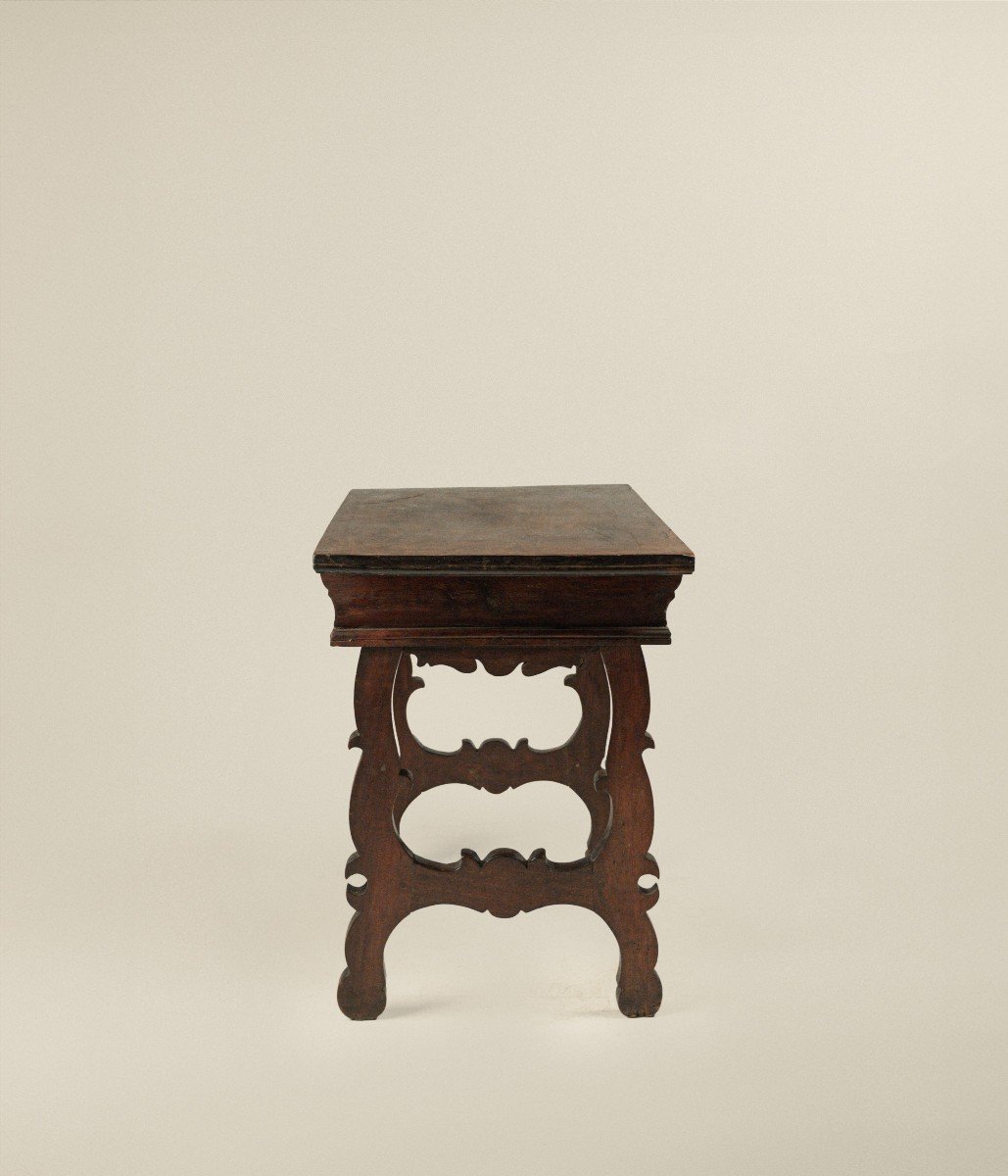 Tavolo in noce del XVIII secolo-photo-3