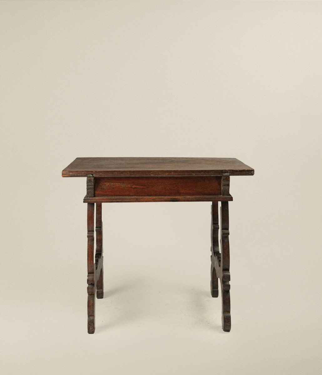 Tavolo in noce del XVIII secolo-photo-1