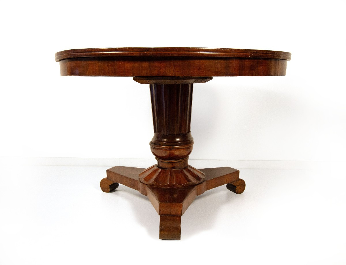 Tavolo in noce, XIX secolo
