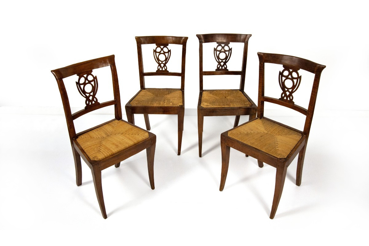 Quattro sedie in noce, Veneto, prima metà del XIX secolo