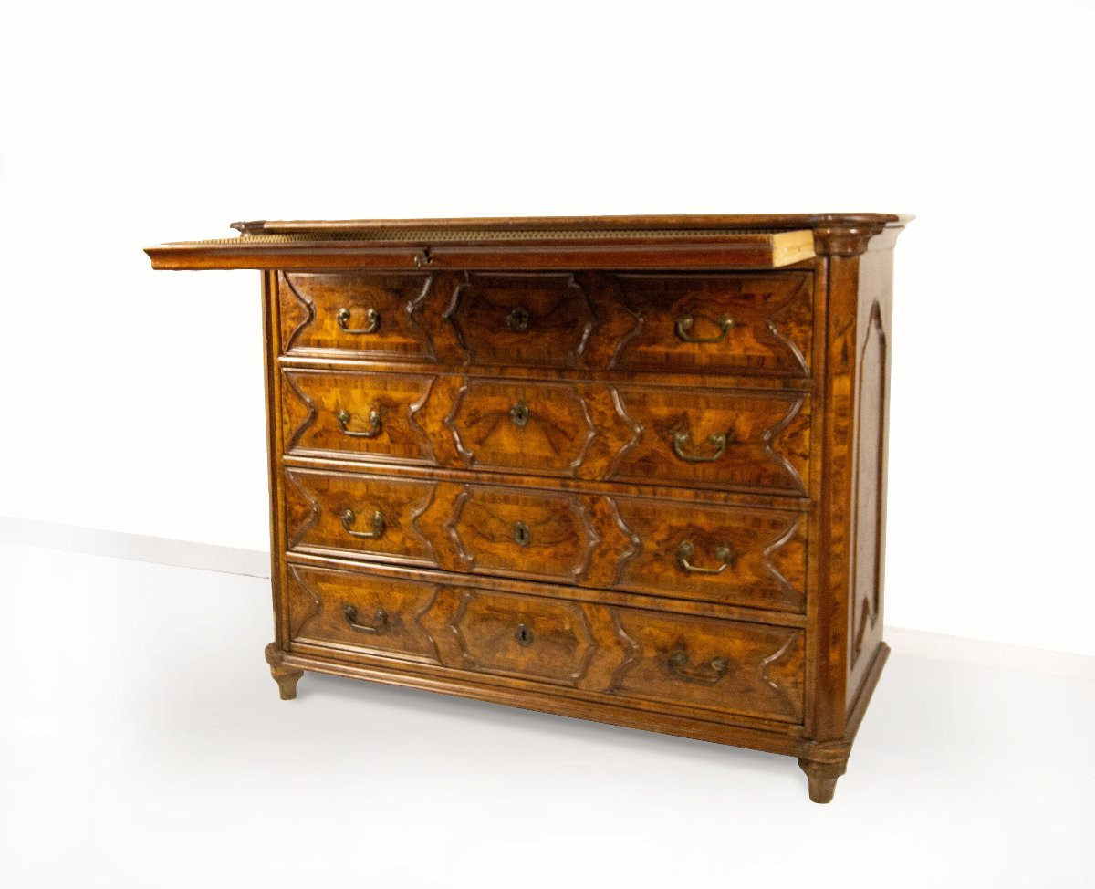 Cassettone lastronato in noce e radica, Lombardia, inizio del XVIII secolo-photo-3