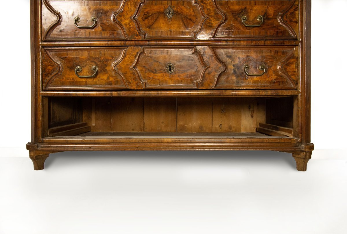 Cassettone lastronato in noce e radica, Lombardia, inizio del XVIII secolo-photo-3