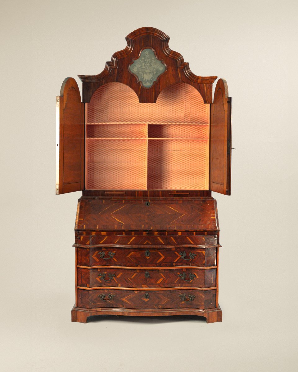 Cassettone a ribalta con alzata lastronato in carrubo, Veneto XVIII secolo-photo-4