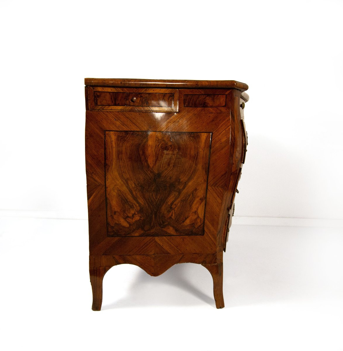 Cassettone lastronato in carrubo, noce e radica, Modena, metà del XVIII secolo-photo-3