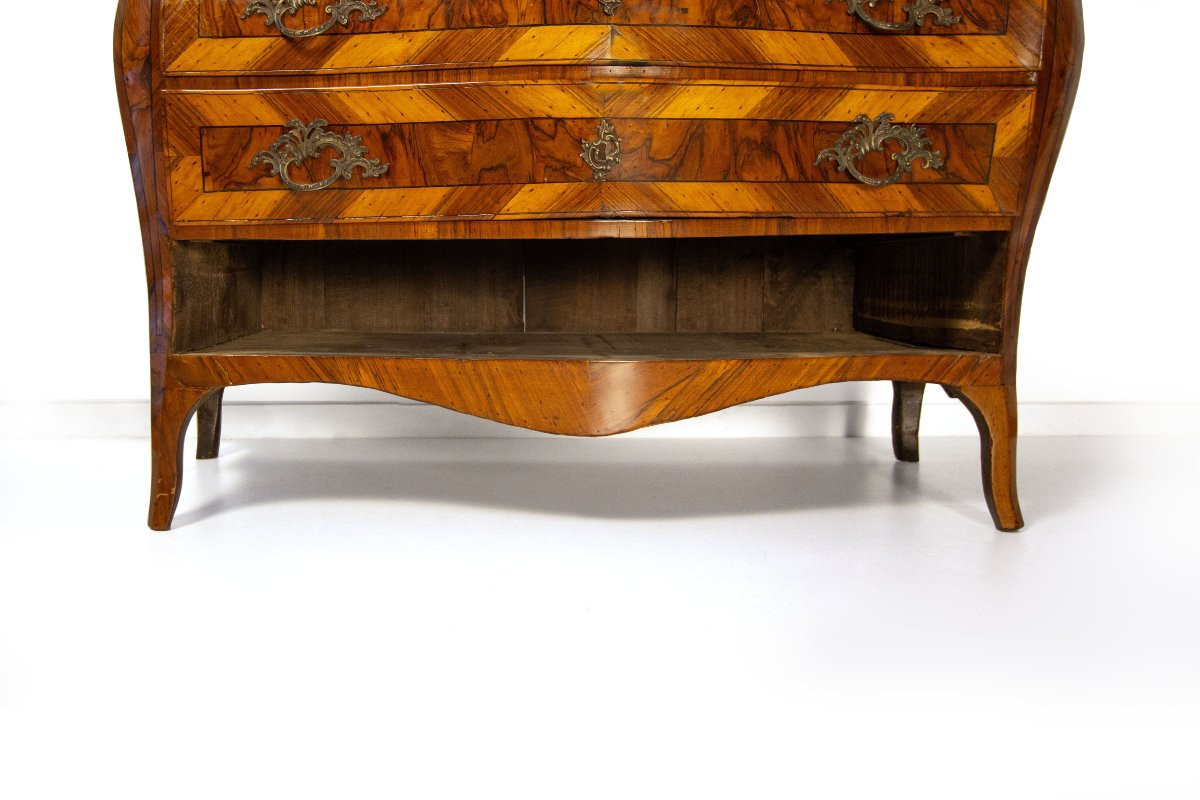 Cassettone lastronato in carrubo, noce e radica, Modena, metà del XVIII secolo-photo-2