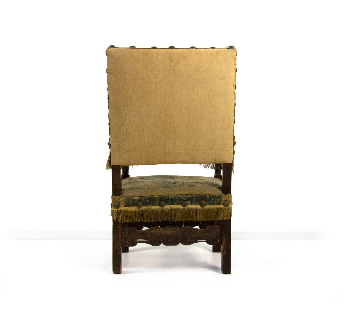 Poltrona in noce, XVII secolo-photo-3