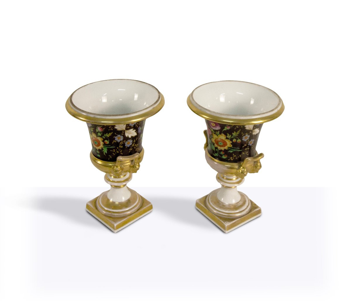 Coppia di vasi in porcellana policroma e dorata,  XIX/XX secolo-photo-2