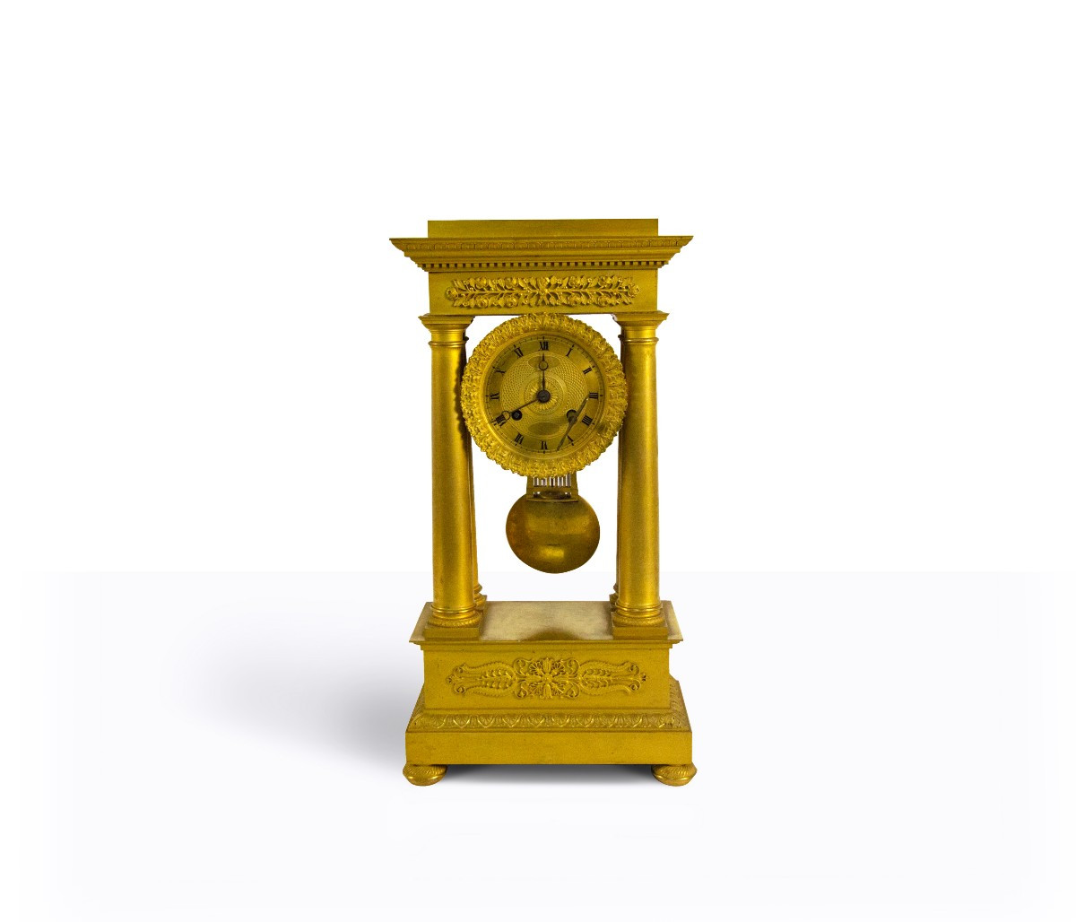 Orologio a portico in bronzo dorato, Francia, prima metà del XIX secolo