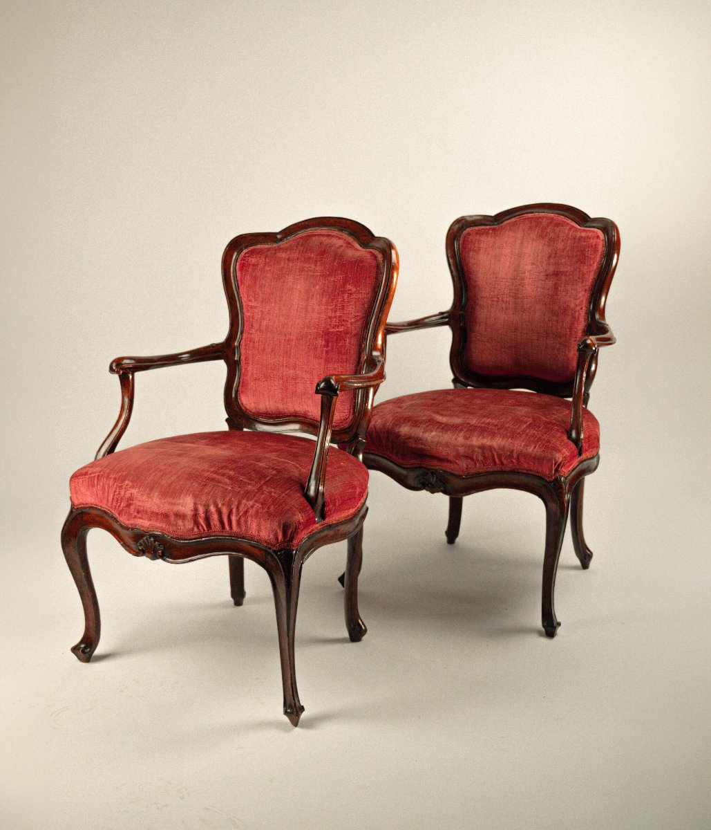 Quattro poltroncine in noce, Venezia, metà del XVIII secolo-photo-2