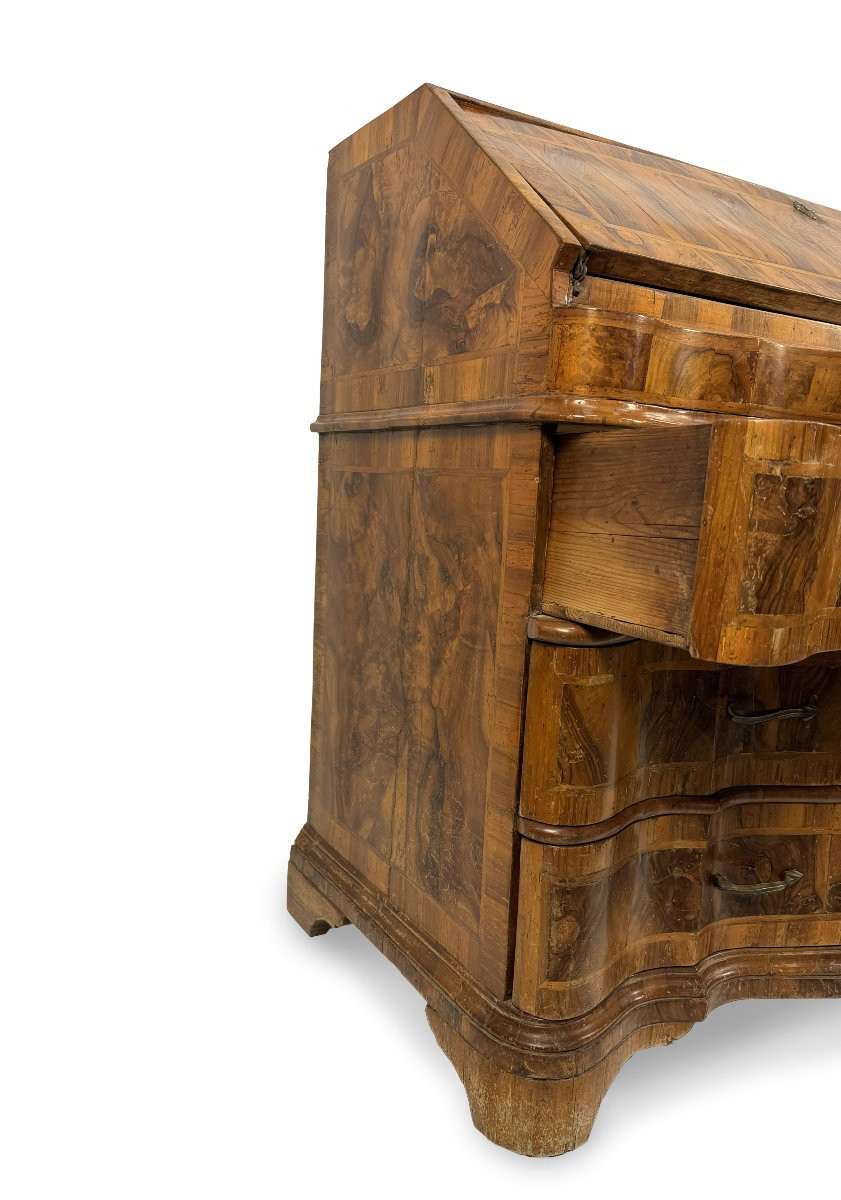 Cassettone a ribalta lastronato in radica di noce, Veneto - Ferrara, metà del XVIII secolo-photo-2