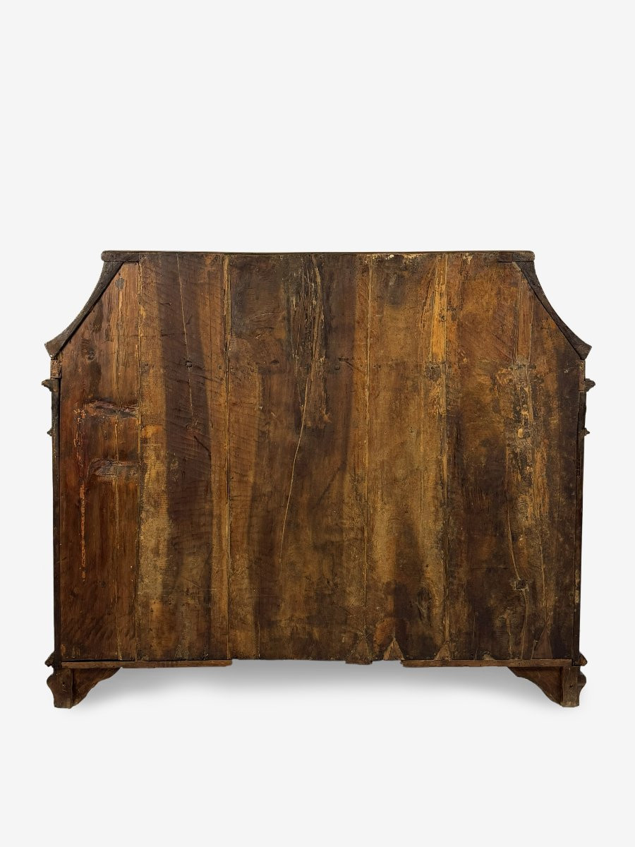 Cassettone a ribalta lastronata in noce e radica di noce, Lombardia, metà del XVIII secolo-photo-1