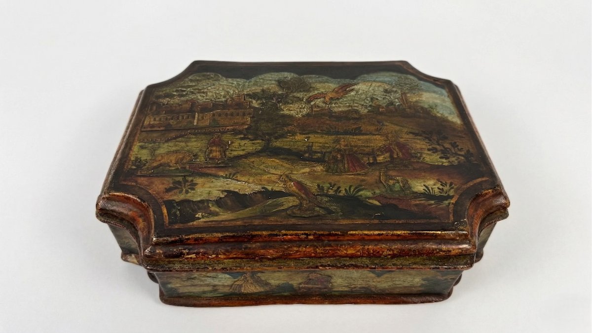 Scatola in legno laccato in policromia e arte povera, Venezia, XVIII secolo
