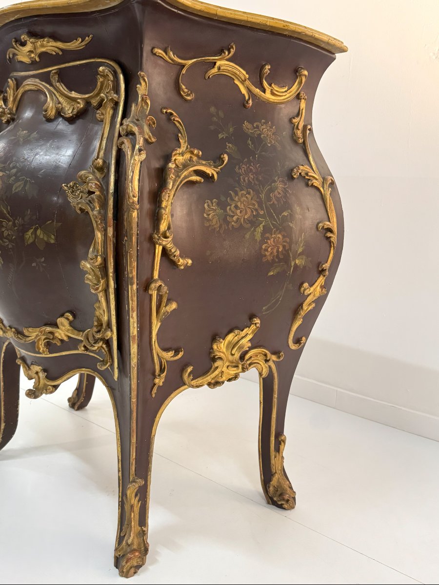 Credenza laccata e dorata, XX secolo, in stile settecentesco-photo-1