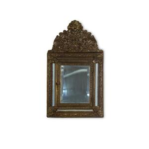 Specchiera portachiavi in lamierino sbalzato, inizi del XX secolo