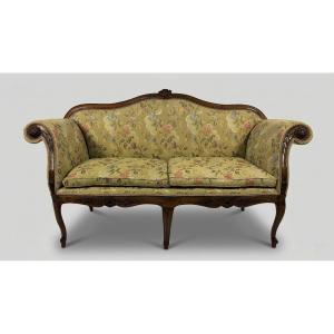 Divano ad orecchioni in noce, Lombardia, XVIII secolo