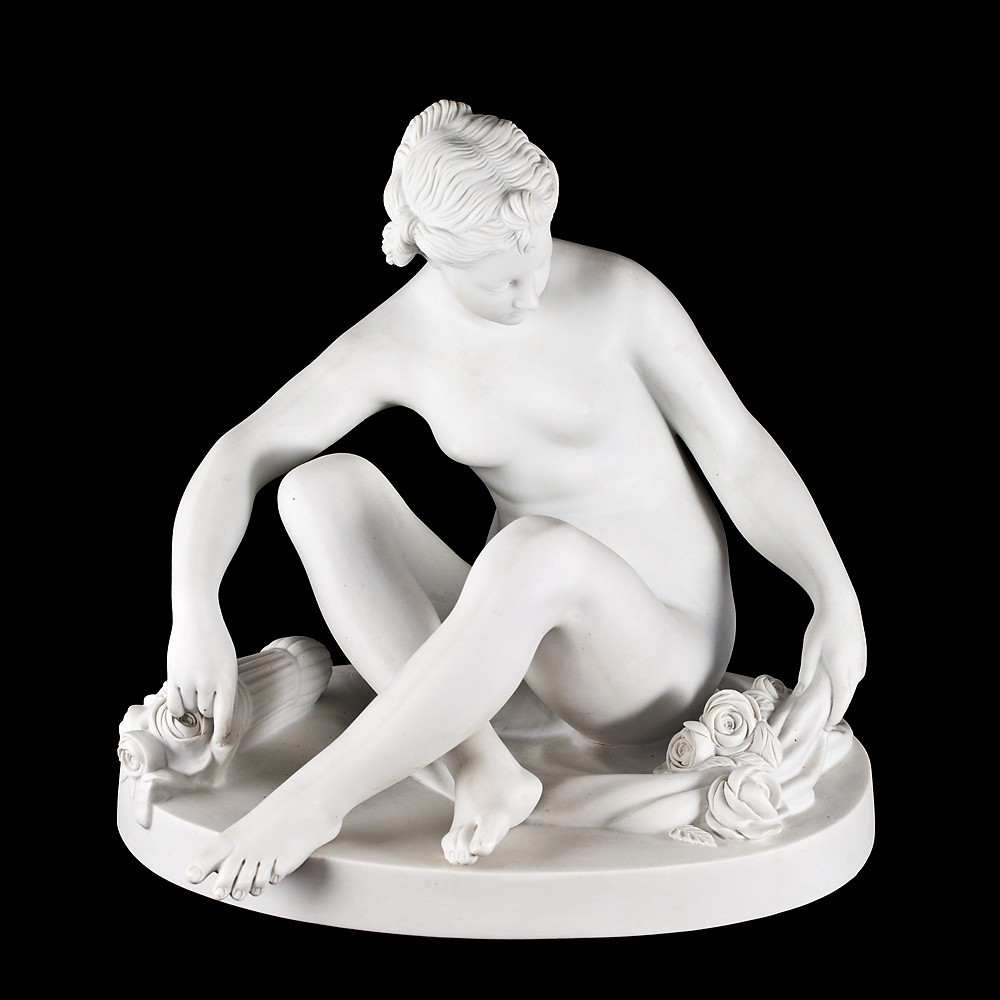 Scultura raffigurante Venere accovacciata