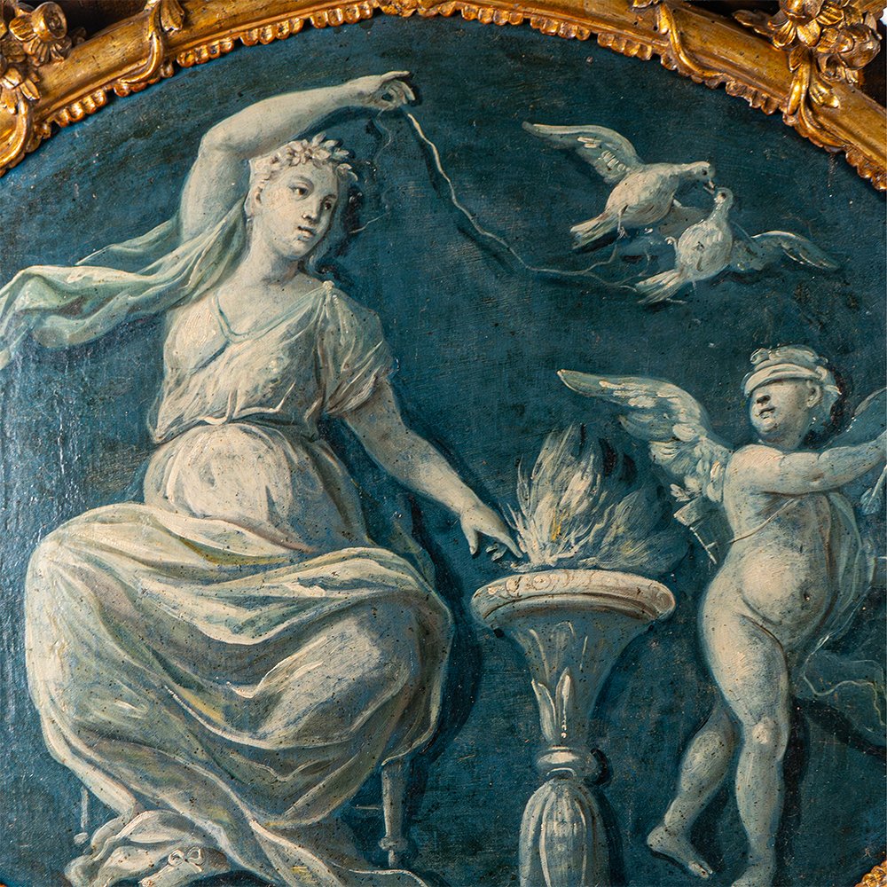 Grisaglia allegorica in cornice ovale intagliata e dorata-photo-3