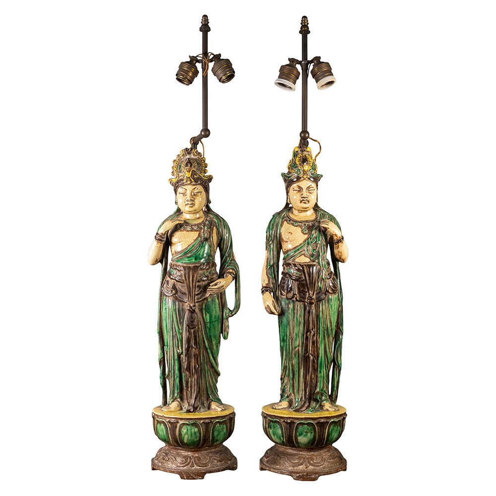 Coppia di lampade raffiguranti Bodhisattva