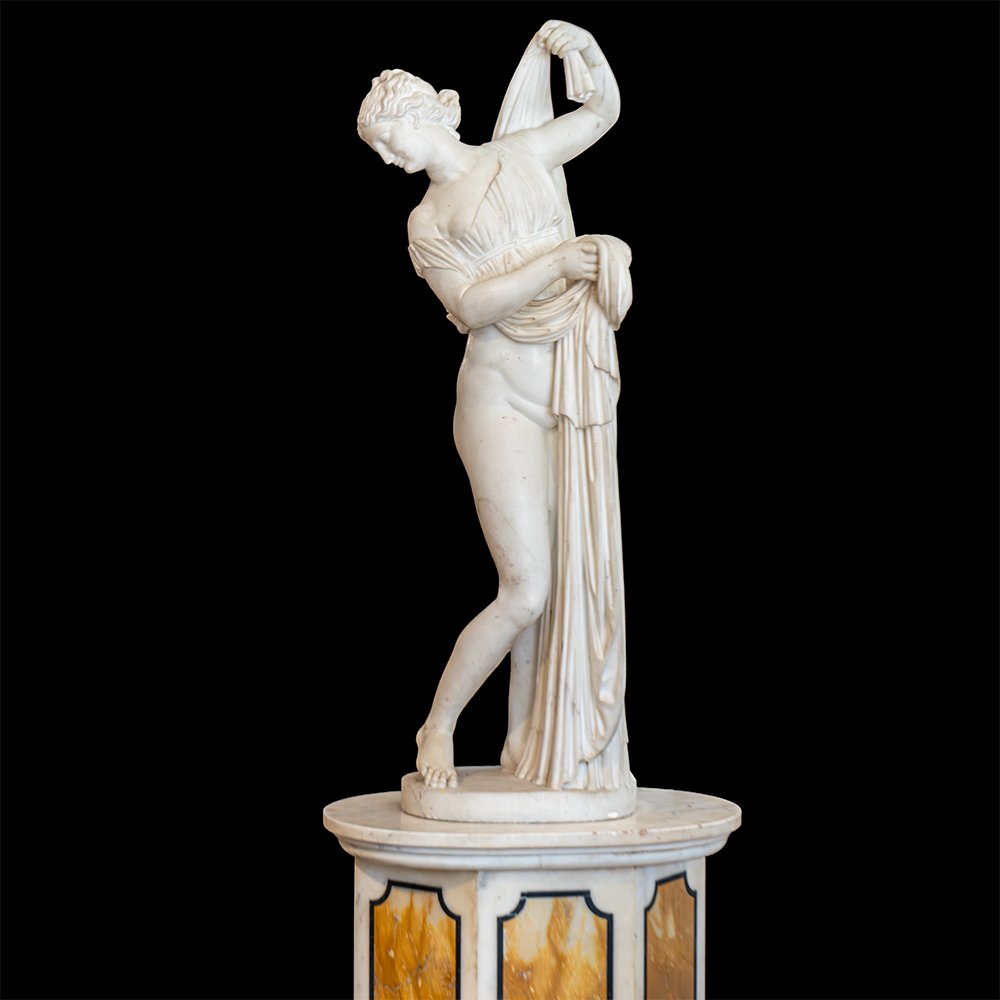 Scultura raffigurante “Venere al bagno”-photo-1