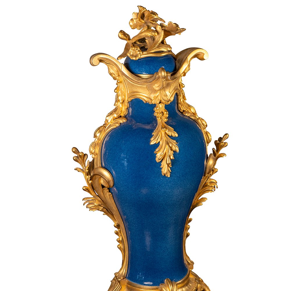 Vaso in ceramica smaltata blu con applicazioni in bronzo dorato-photo-2
