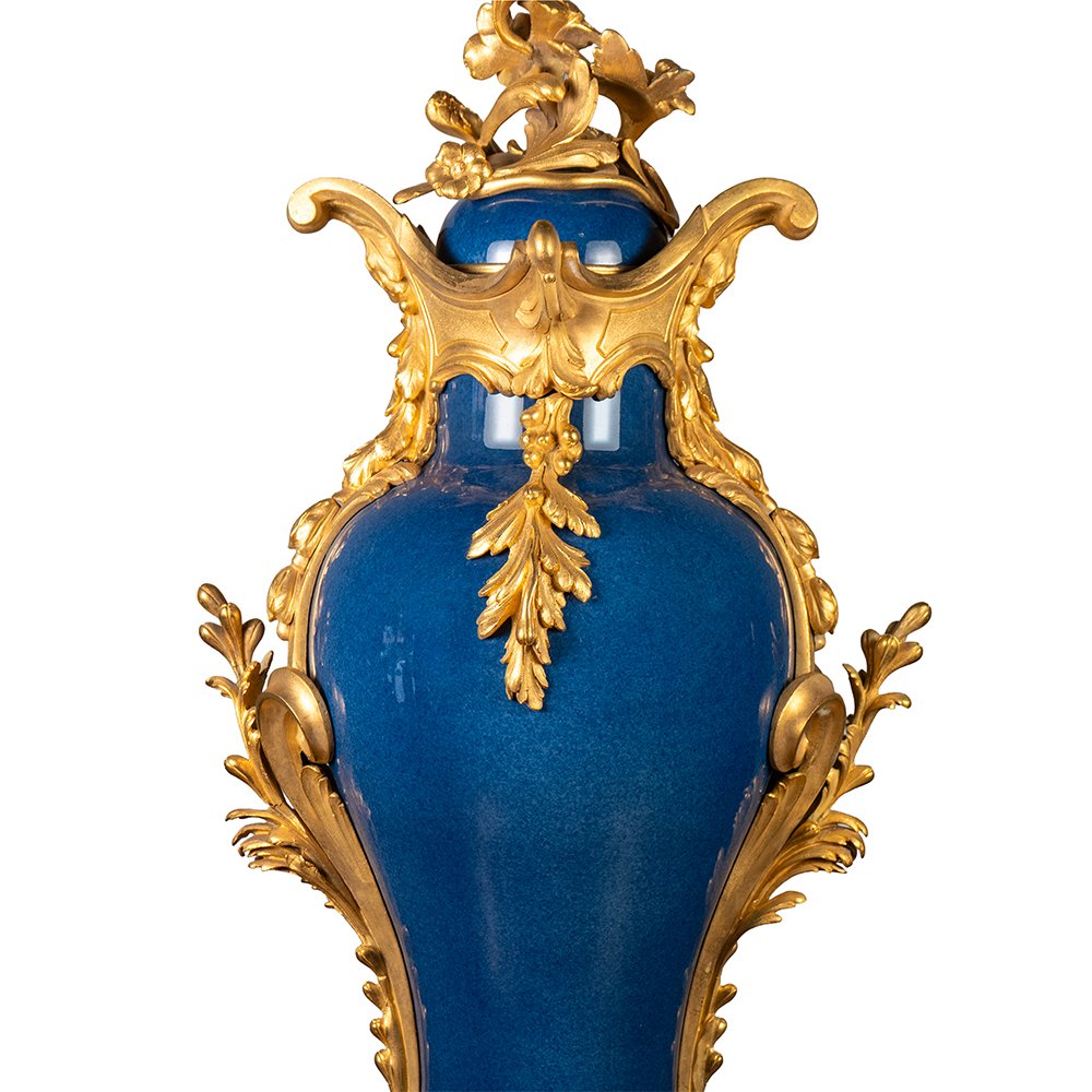 Vaso in ceramica smaltata blu con applicazioni in bronzo dorato-photo-4