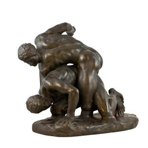 Scultura raffigurante due lottatori